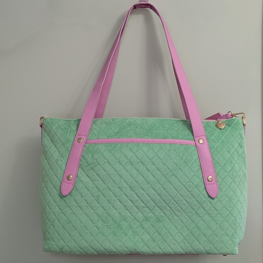 โSOLDโJuicy Couture Quilted Tale Weekender Tote, XL Bag w/ Crossbody Strap - Picture 6 of 17